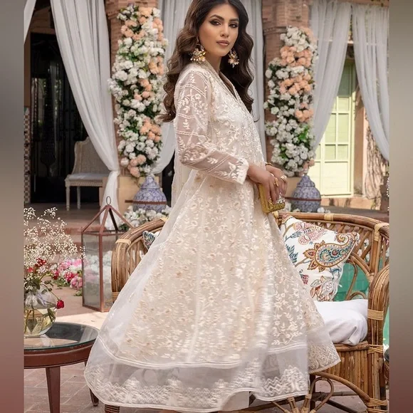 ❗️❗️SOLD❗️❗️EID SALE Accepting Offers❗️Indian/ Pakistani 3 piece - Picture 2 of 9